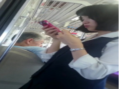 真‧偷拍神人!!不管站著坐著 只要是高中妹內褲顏色都引人遐想 2