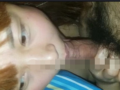 金髮女友幫助舒服的入眠