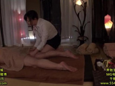 【隠し撮りドキュメント】ロリ系からムチムチ美熟女が在籍する足立区○瀬の‘非ヌキ’オイルマッサージ店で直接ガチ交渉し究極の‘リラクゼーションSEX’ができるか一部始終を盗撮してみた結果…。 SERO-369