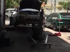 享受日光美好！D奶妹早晨裸跑！三點全露快走運動！路人驚喜：下次別晨跑來晨炮