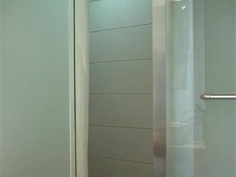 超極品美女模特被攝影師花錢在酒店里邊拍寫真邊操