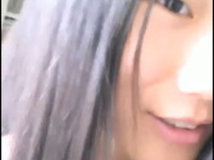 網友自拍撩衣服 還怕被窗戶對面的偷窺