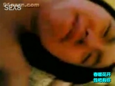 18歲香港學生妹被男友破處