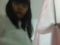 小蘿莉不知受甚麼刺激 跳舞跳跳直接開脫