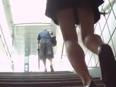 南韓地鐵尾隨抄底偷拍09