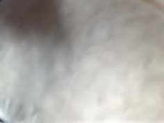 含水量這麼高？妹子快速震動「神秘地帶的重要核心」止需求...居然墊衛生棉吸水