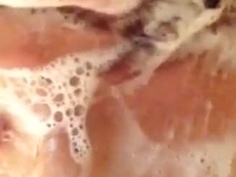 洗到一半性慾來了