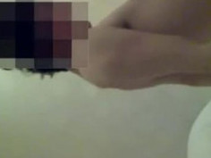 三人行结束后老婆夹着别人的精液回家