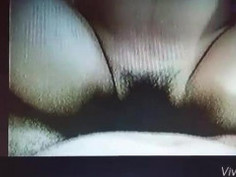 看看我老婆多辛苦，淫逼癢癢急忙需要被操，唯有找我這小雞巴綠奴止癢，但根本沒能幫到多少忙，所以只能讓各位大雞巴哥們幫她一把，把她操過痛快，把精液射滿她的賤逼。。