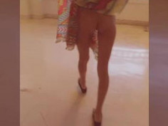 在酒店走廊中尽情的暴露