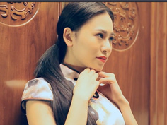 美女穿旗袍脫下後是沒有內衣褲遮蔽 身形十分唯美