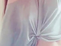 샤워하고서 바람 쐬기 짱 좋아 ♥ 같이 씻을랭?! :)