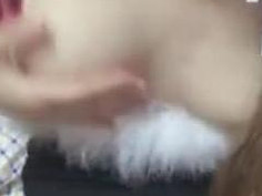 粉色乳頭正妹！原來是隱乳兔女郎！掰開下面塞跳蛋再揉美乳：渴望男人