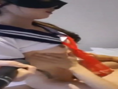 清純小妹特地打扮撫慰乾爹的心靈與肉棒