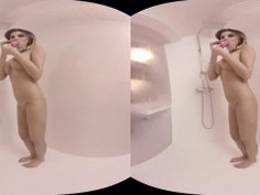 看著熟女邊洗澡邊自慰