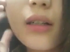 清純小惡魔 粉嫩舔奶摳逼自拍