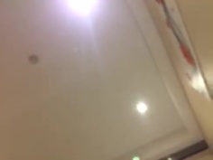 兩個男的找小姐開房，偷偷拍，被小姐發現了