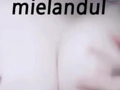 빨통 흔들흔들♥ 동영상찍고 젖꼭지 너무많이 만져서 아파요 힝 리블로그 많이해주시고 야한말 많이 적어주세요♥??