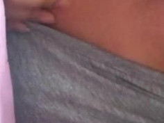 빤쭈벗고 침대에 보지 비비기