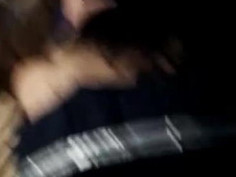 女友被操着给闺密打电话，被对方发觉了，赶紧挂电话?