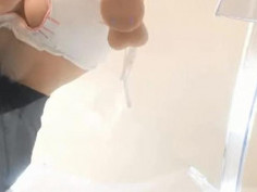 日本知名網站付費直播 越多人看她摳摳她越興奮越濕~1