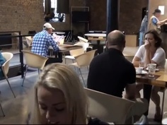 餐廳內公然交媾