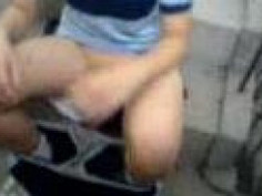 女學生被同學用原子筆插下體