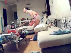 偷拍意淫已久隔壁母女！雖然生過孩子身材還是很可口啊…媽媽的好像比女兒大!!