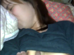 女友桃紅色的小穴被我掰開的一清二楚