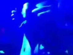 SOD在我眼前上演!騷妹雙手搓揉猛男大鵰 男女下半身緊貼互撞！觀眾：看得我都濕了