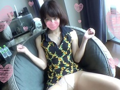 【個人撮影】小柄S級Loli娘　貧乳勃起乳首が感じ過ぎパンスト濡らすパイパン愛液「恥ずかしいよぉ…おちんぽ♥」涙目になりながらも淫乱思考で赤面絶頂！【モザ無】全員おまけ動画付 FC2-PPV 589666 - 2