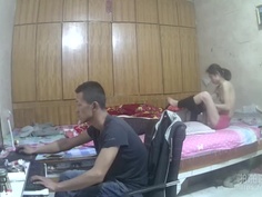 妻子一直脫這男的就是不為所動！網友一看「真相」卻直流淚大力同情：老兄辛苦了!!