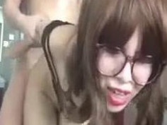 又是这个骚娘们