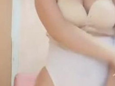 行走的春药
夫妻交友 骚逼投稿 NSFW