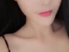 行走的春药
夫妻交友 骚逼投稿 NSFW