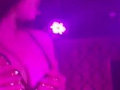 看看中国的夜店有多疯狂 男的最后萎缩了