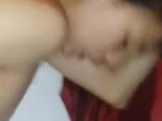 从后面操女友，边操边打屁股