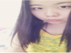 22歲大學生自拍極大量的套圖與視頻合集