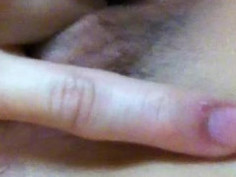 台灣妹妹自摸,小狗在看