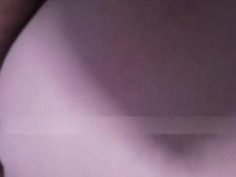 边打牌边群P果冻般白嫩皮肤老婆