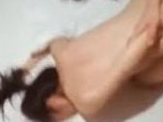 对白很yin荡的语音3 p（二） 前几天和汤友的语音3 P，小景的对白太yin荡了，哈哈，你们喜欢么？  一直没有发上来， 今天补给大家。有想和小景语音视频做的么，继续征集有颜值有素质的帅哥，有意的请私信生活照和枪照，自我介绍，被选中的后面会按顺序安排，联系方式会私信发你。