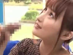 [ハメ王]美女がおちちんおおきな～れって手コキ