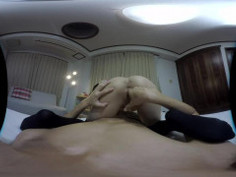 玩弄女友的小穴讓她幫我口交