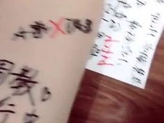 童顏巨乳的最佳代表！「艦隊少女」剪開緊身針織衫...巨乳就從洞裡彈出來 (4)