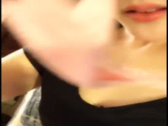 正妹的鮑魚跟臉一樣美！粉嫩又水的樣子讓我好想一舉進攻：還要邊抓奶才爽１