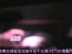 [JAV101本土精選!]空姐上飛機前求人幹她! 故意提臀搖又磨又轉