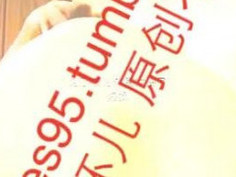 女神大学生外围性奴培养！模特步，情趣内衣，剃毛，口活，爆草，文字侮辱，逼检查特写样样精通！只做有钱有权的老男人的性奴！只吃有钱有权老男人的鸡巴！只给有钱有权的老男人私生子！！虽然拍摄累，不过要拍摄记录最真实，最淫荡的虚荣女神的内心……让这些画面，成为她永远的回忆！有没有志同道合的朋友，最好大龄！北上广深，江浙沪沿海为主！拍摄打灯需要助手，玩花样需要点子……其实后期视频剪辑，编辑也很好玩，好几次在看，又硬了，当编辑剪辑完成后，很享受这1分钟的感觉！！虽然不够专业。喜欢我的原创的可以关注我，转发我！有什么意见