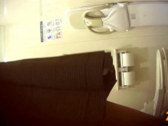 【erohune .pw】女子高生　トイレ盗撮