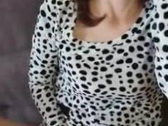 邊自摳邊吃棒棒的小姐感覺很滿足