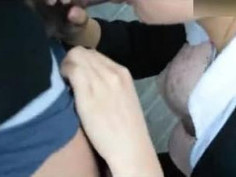 野外三人行老婆在野外为单男口交